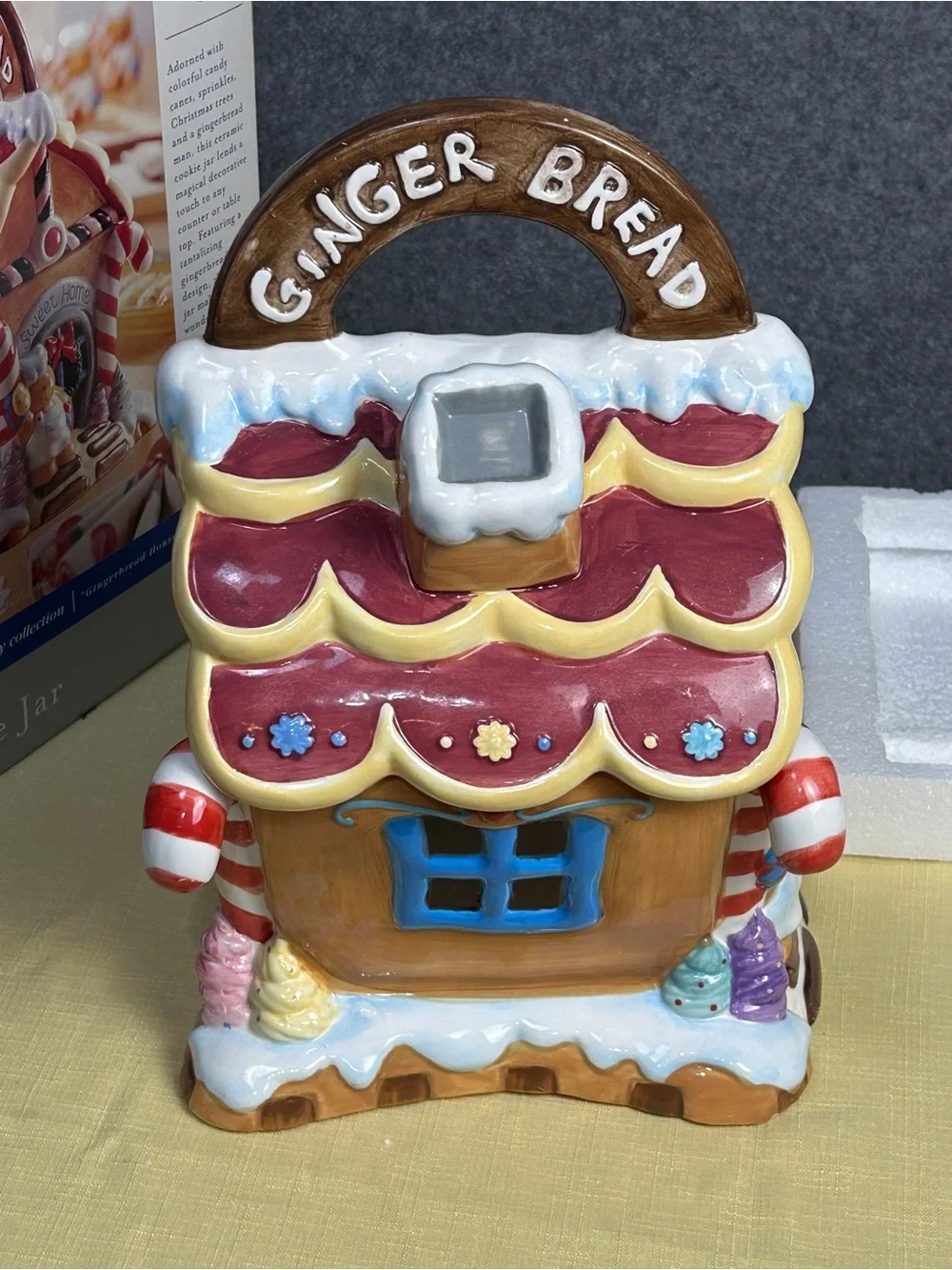 HomeTrends Whimsical Ceramic Festive Christmas Gingerbread House Cookie Jar OB